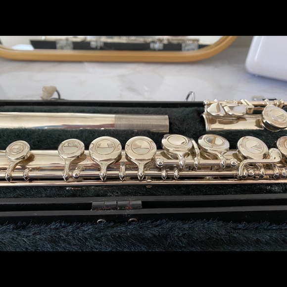 Yamaha 221 Japan Flute - Picture 3 of 4